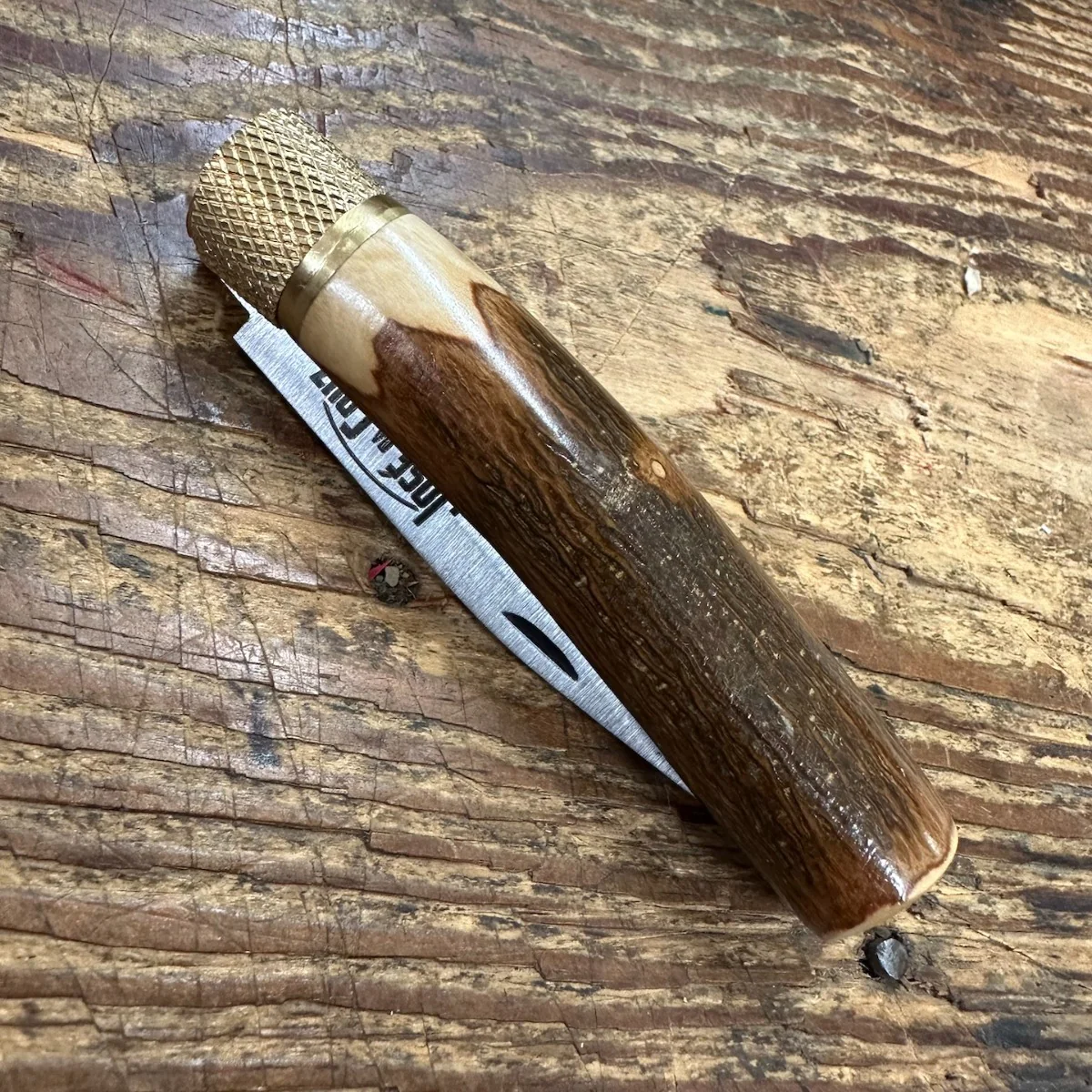 Jose Da Cruz Carbon Steel Rustic Wood Handle Folding Knife w/ Brass Collar (RST.65.B) - Image 3
