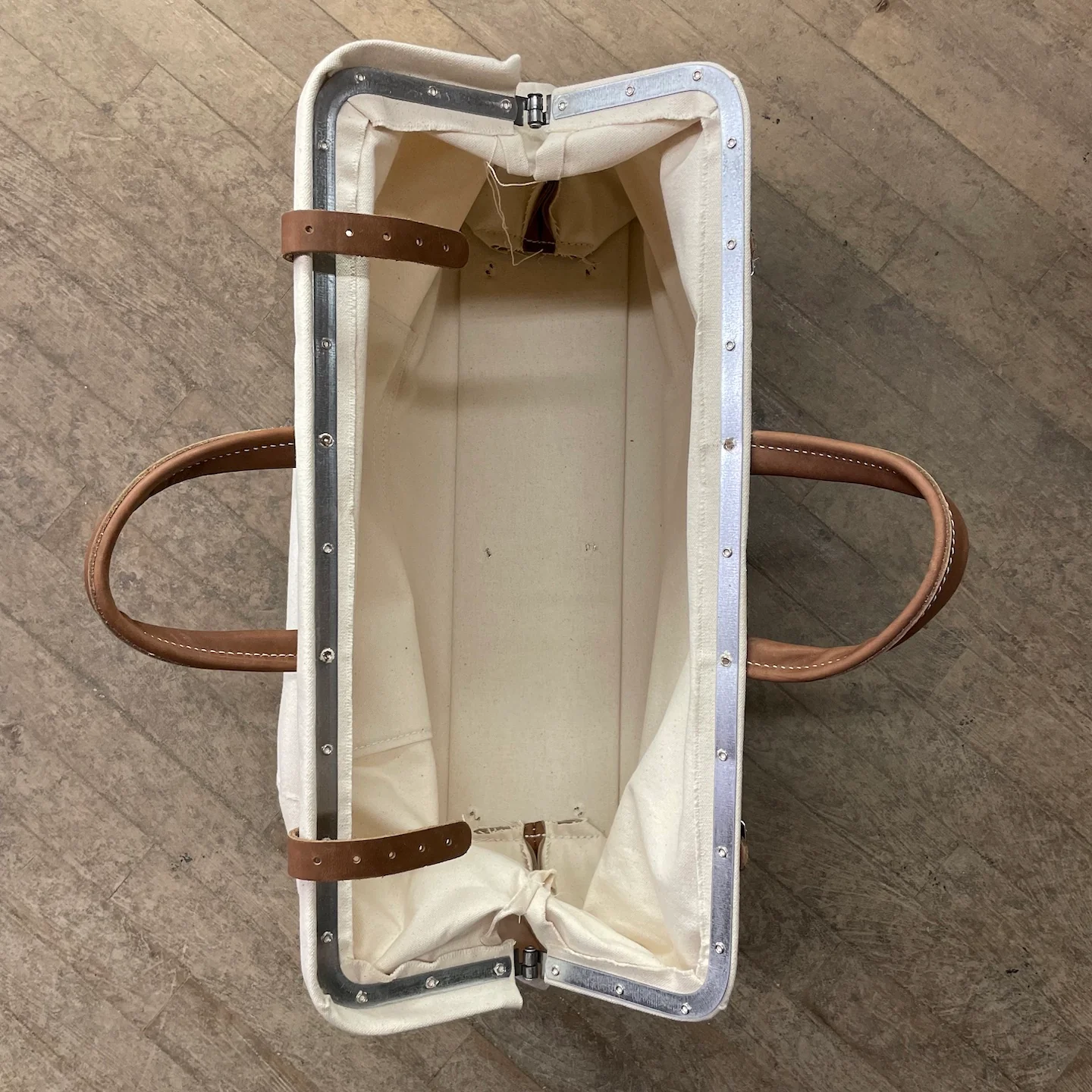 Leatherworks 20" Mason Bag w/ Leather Bottom (L20) - Image 6