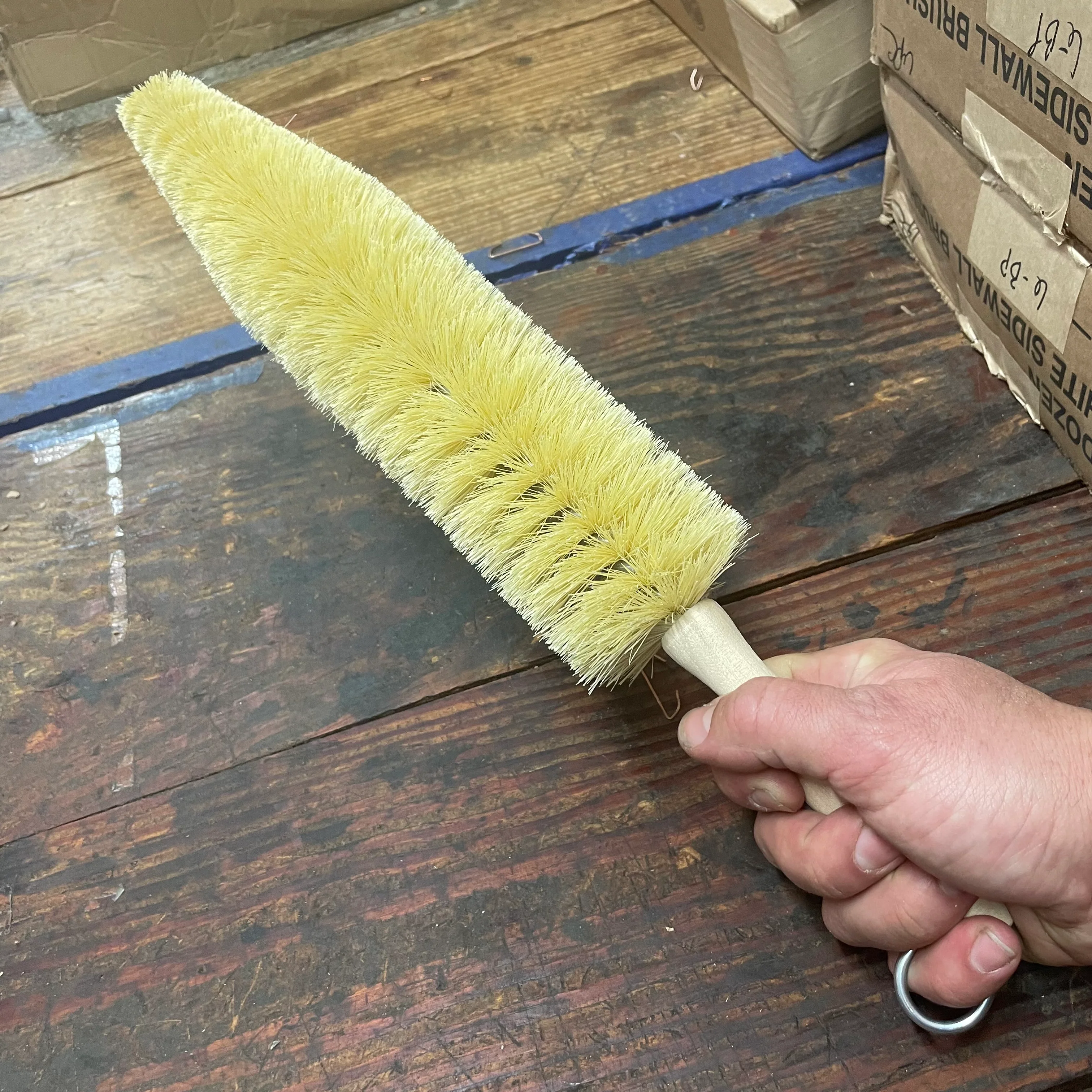 Magnolia Large Tampico Spoke Brush (625) - Image 5