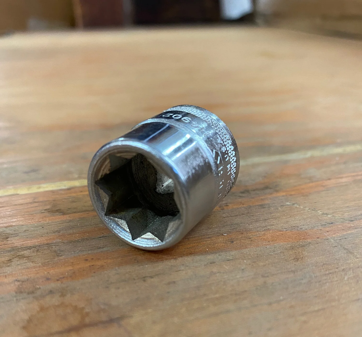 NOS Husky 3/8" Dr 1/2" 8 Pt. Socket (H4902) - Image 2