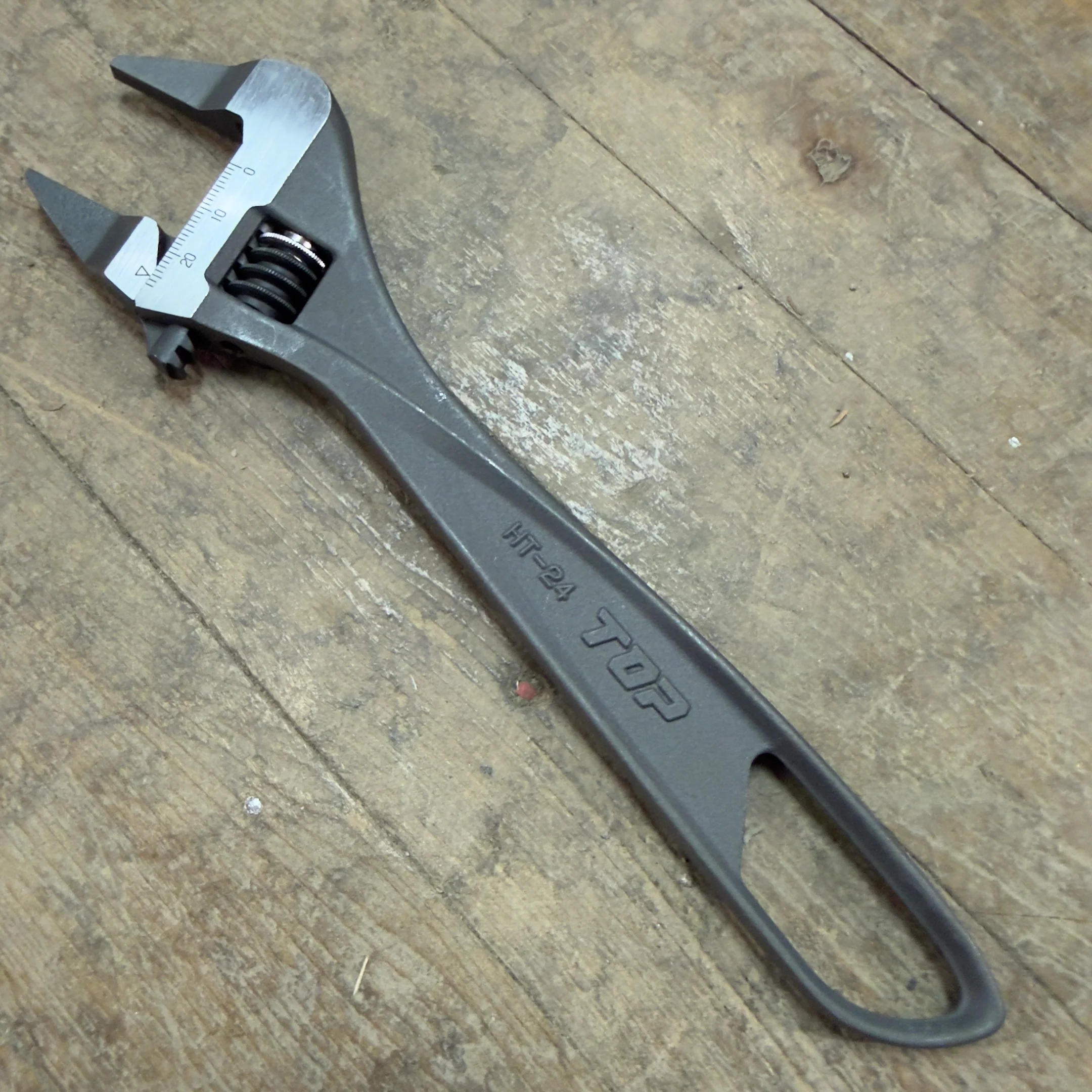 Top 224mm Thin Exact Bent Wrench - 24mm max opening (HT-24) - Image 2