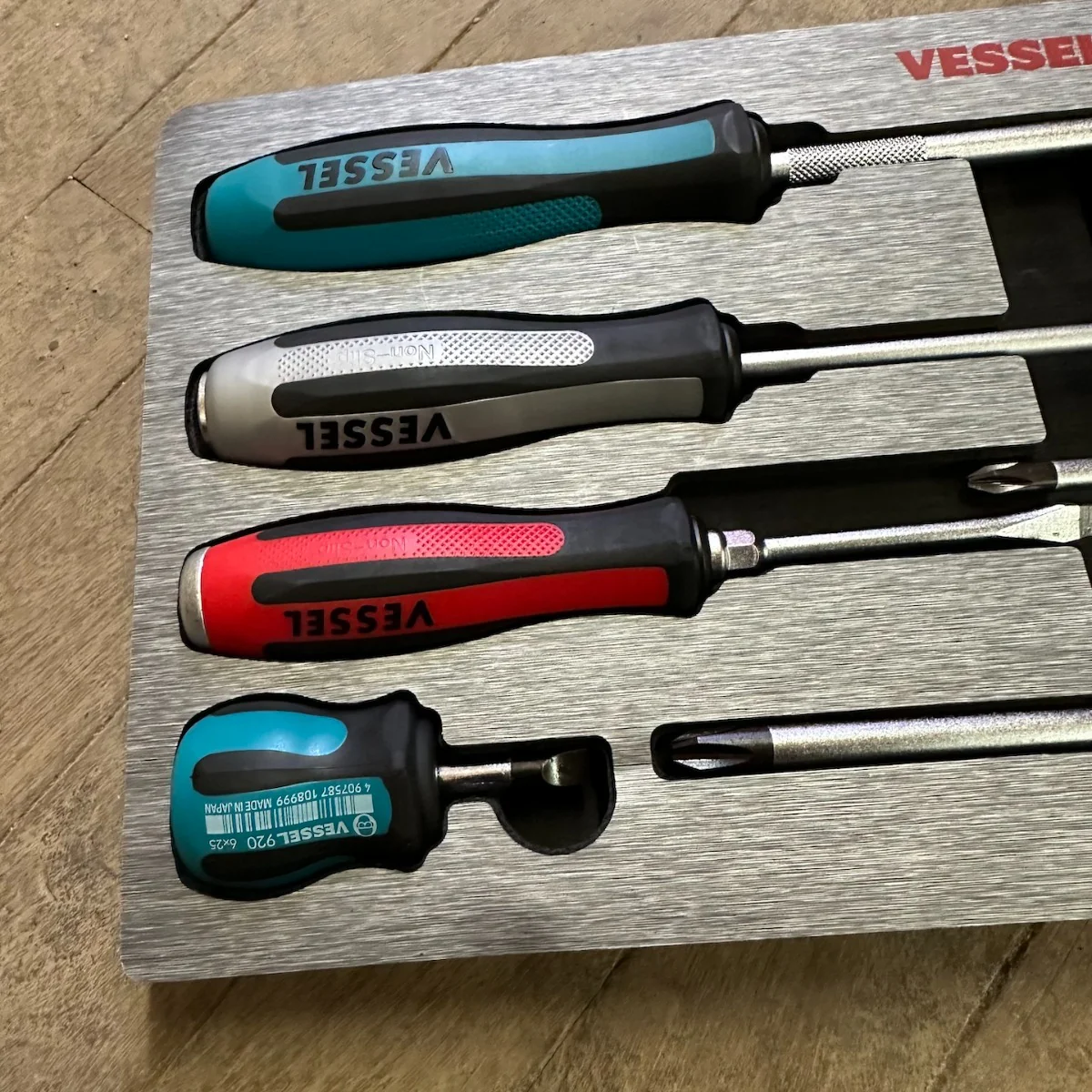 Vessel 8 Pc Megadora Impacta Assorted Screwdriver Set (980MIXEVA) - Image 2